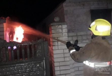 Під Кременчуком гасили пожежу у житловому будинку
