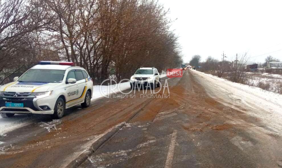 ДТП на розвилці у Піщаному фуру занесло, ще одне авто постраждало ФОТО