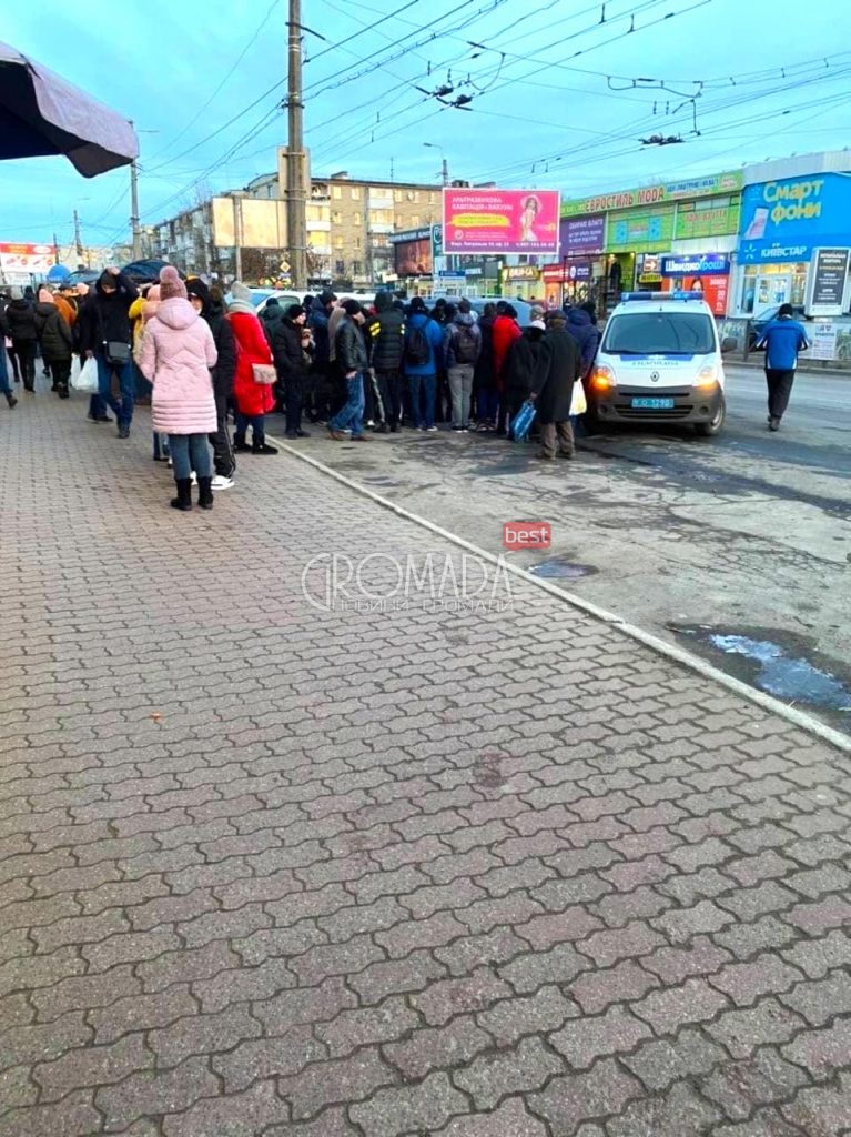 У центрі Кременчука затримали п'яних молодиків які вирішили постріляти ФОТО