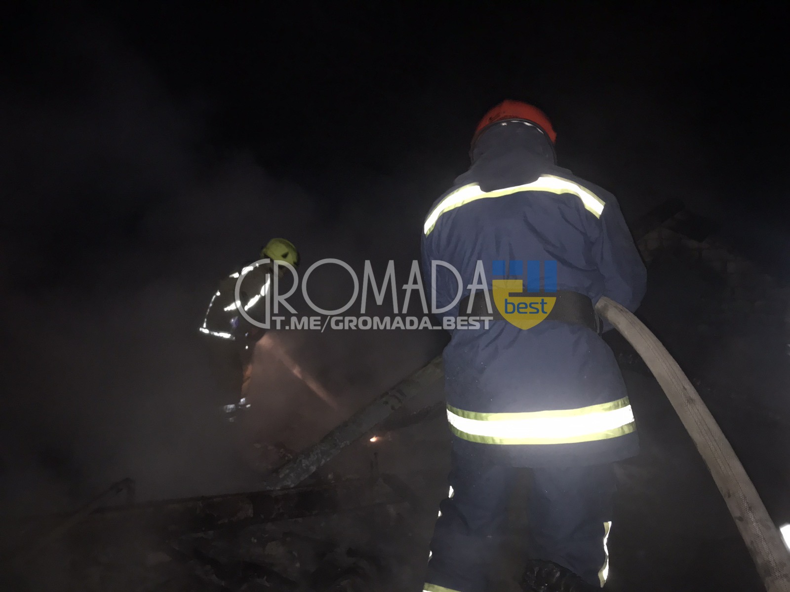 Пожежа в селі Яроші господарчі будівлі врятовані
